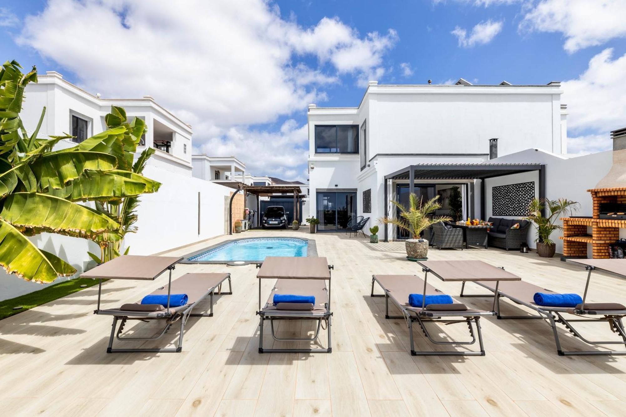 Villa Playa Blanca - Heated Pool, Aircon Exterior photo