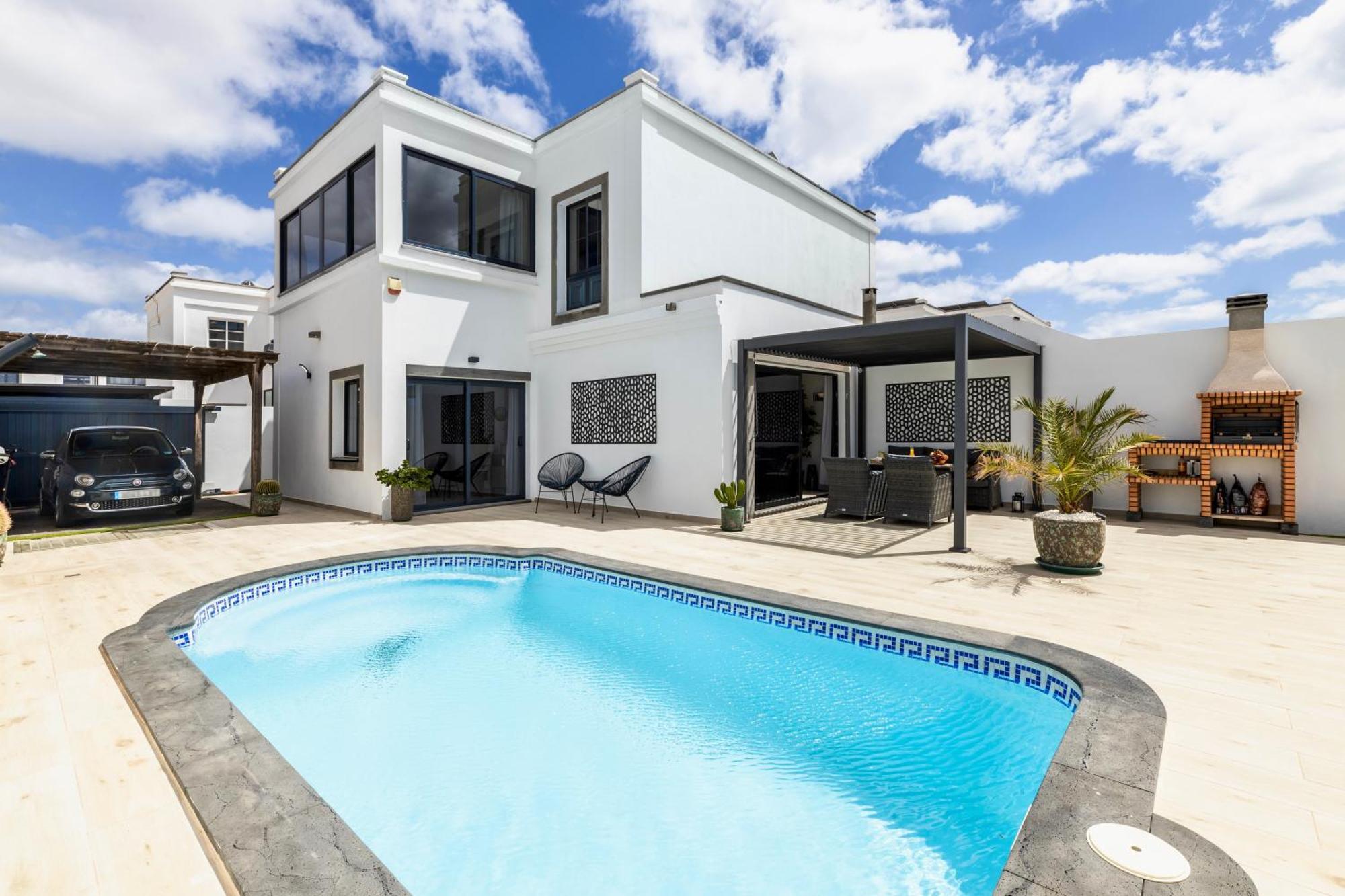 Villa Playa Blanca - Heated Pool, Aircon Exterior photo
