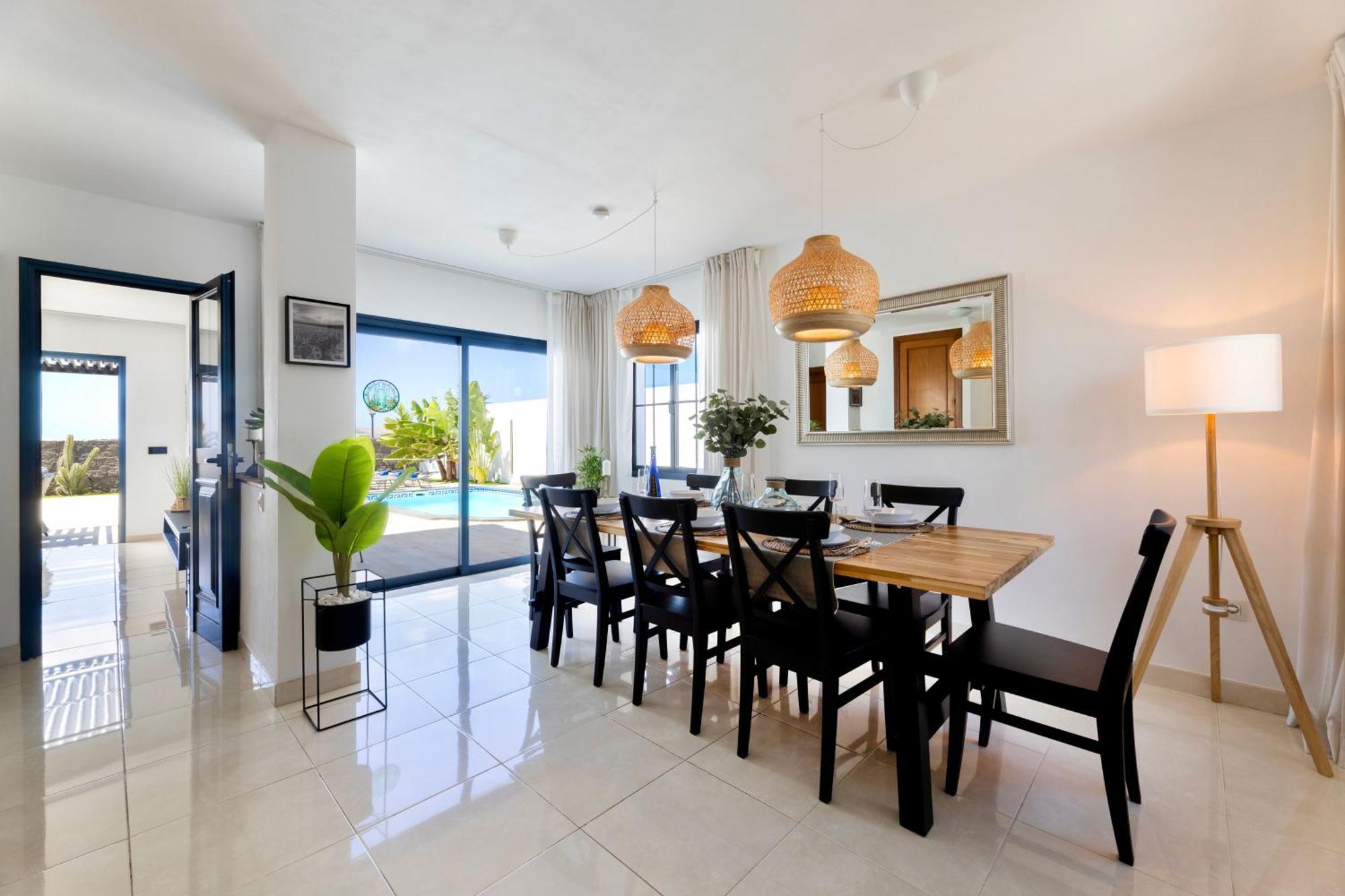 Villa Playa Blanca - Heated Pool, Aircon Exterior photo